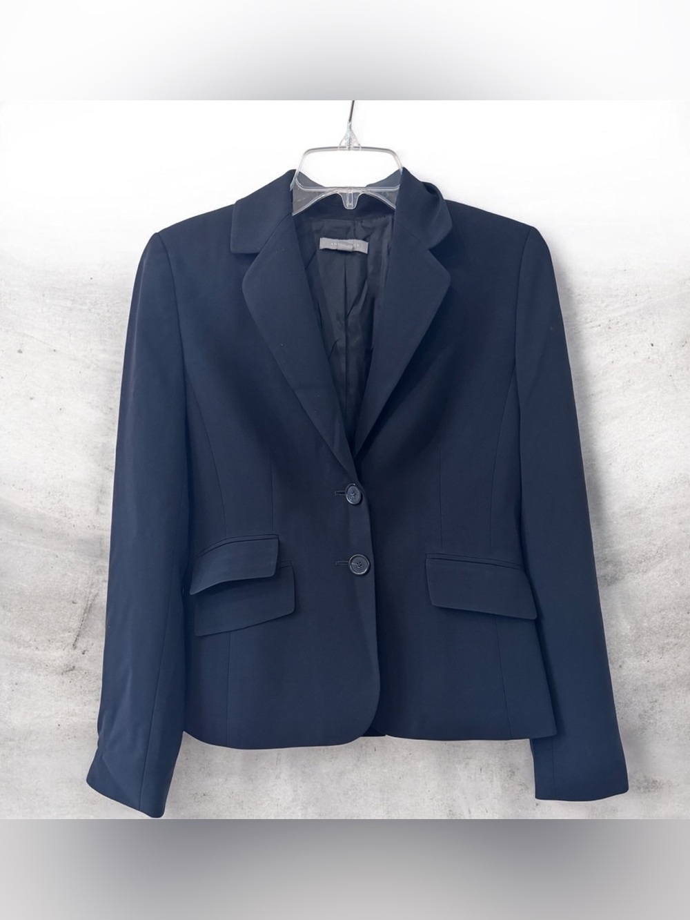 ANN TAYLOR Notched two button Black Blazer in Double Knit Size 2